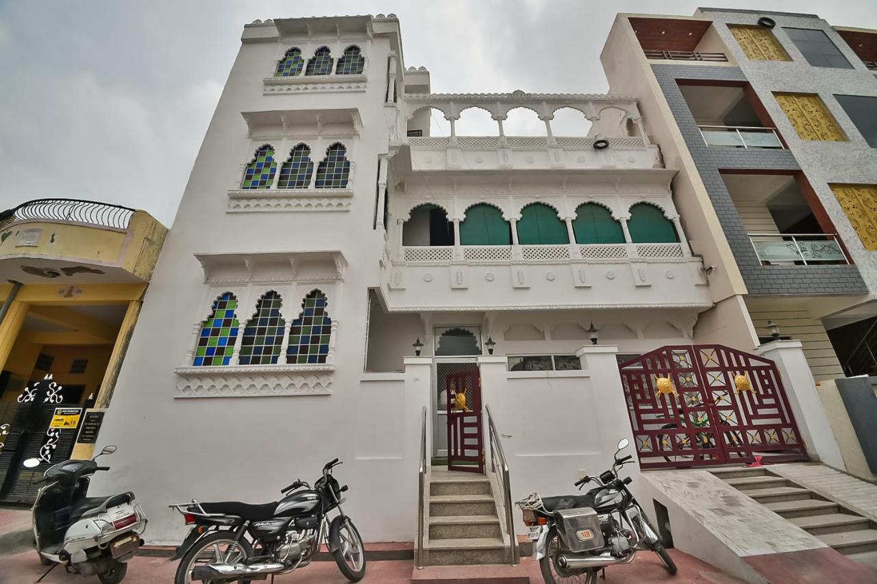 Oyo 62197 Shri Madan Mahal Indore Exteriör bild